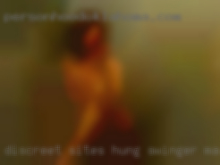 Discreet sites Hung swinger Male waiting.